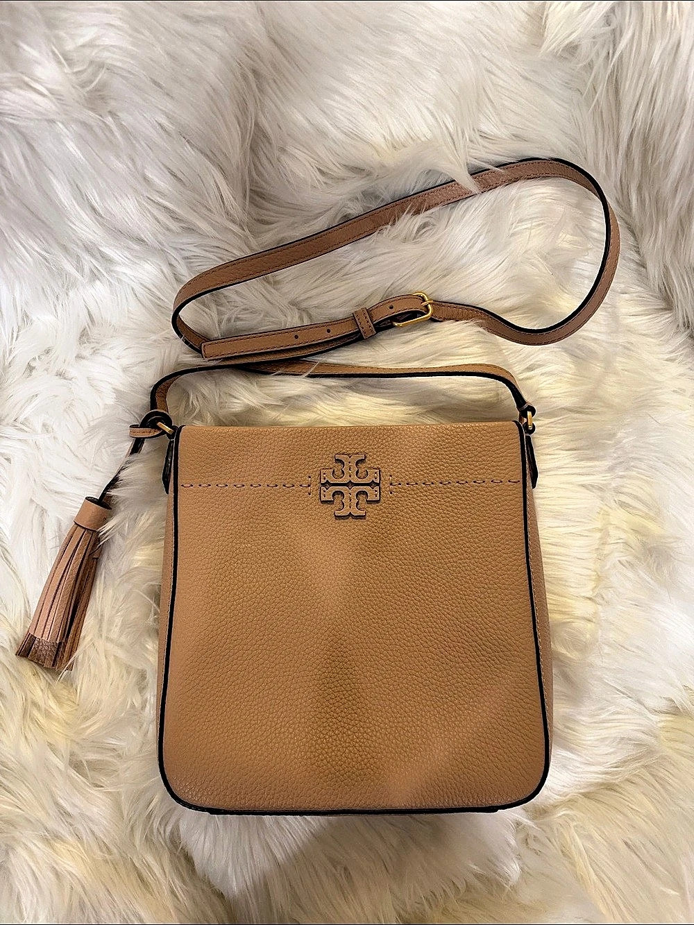 Tory Burch McGraw Swingpack Leather Crossbody in Sand color  NWT